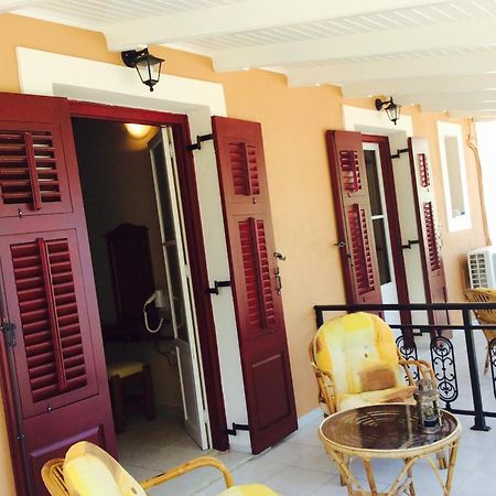 Vanessa Studios Poros  Bilik gambar