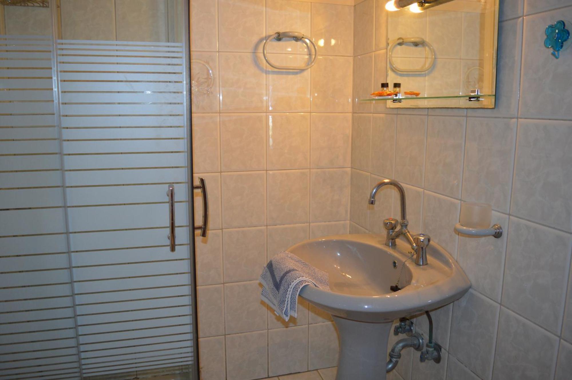 Vanessa Studios Poros  Bilik gambar