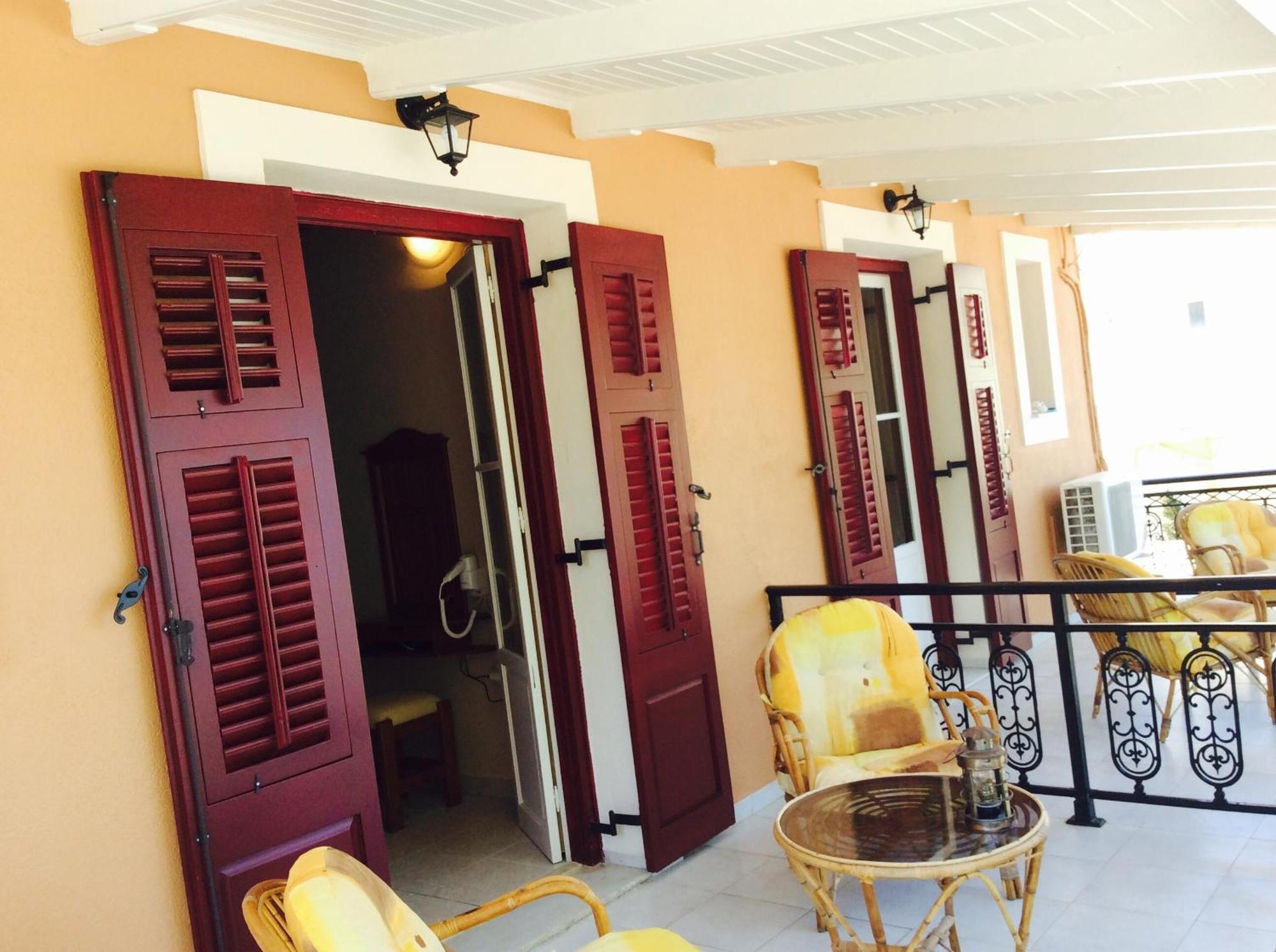 Vanessa Studios Poros  Bilik gambar